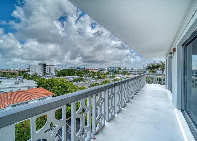 Property at 9700 E Bay Harbor Dr #508, Bay Harbor Islands, FL 33154, 1 bed, 1.5 baths