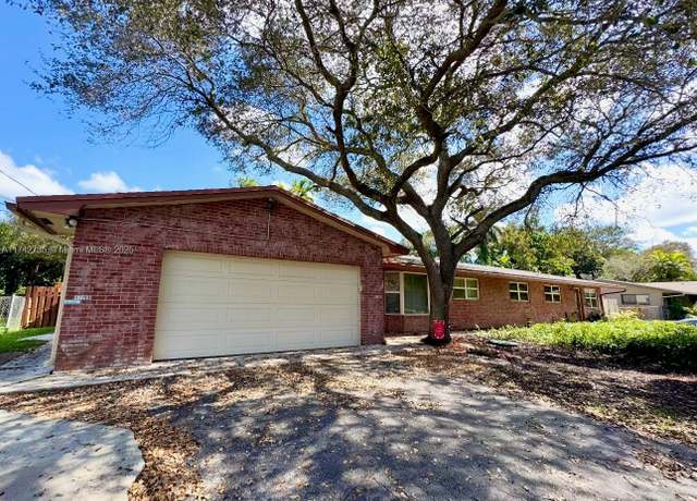 Property at 4728 SW 66th Ter, Davie, FL 33314, 6 beds, 4 baths