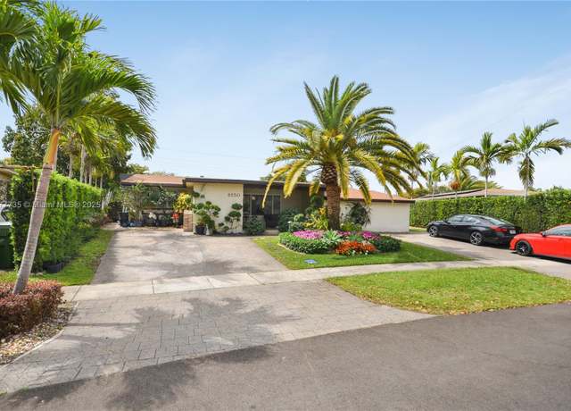 Property at 6550 SW 8th St, Pembroke Pines, FL 33023, 4 beds, 2 baths