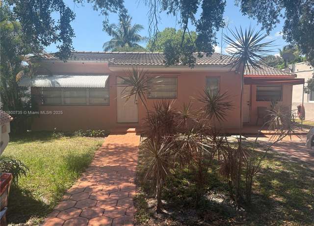 Property at 2530 Washington St, Hollywood, FL 33020, 3 beds, 2 baths