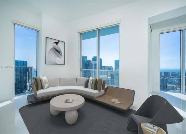 Property at 185 SW 7th St #4412, Miami, FL 33130, 2 beds, 2.5 baths