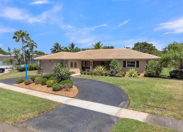 Property at 5101 N 37th St, Hollywood, FL 33021, 3 beds, 2 baths