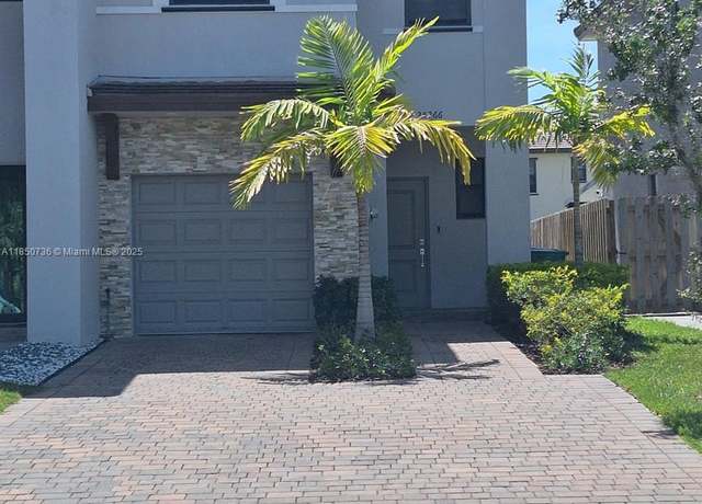 Property at 25266 SW 107th Ave, Homestead, FL 33032, 3 beds, 2.5 baths