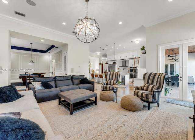 Property at 8111 SW 178th St, Palmetto Bay, FL 33157, 4 beds, 3.5 baths