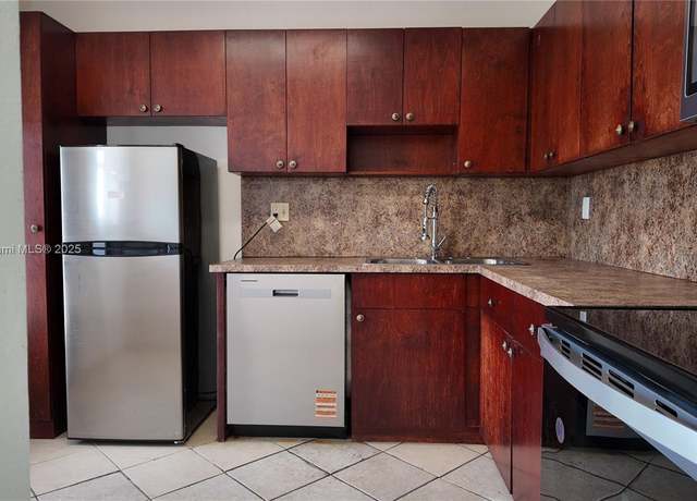 Property at 18900 NE 3rd Ct Unit 528-5, Miami, FL 33179, 1 bed, 1 bath
