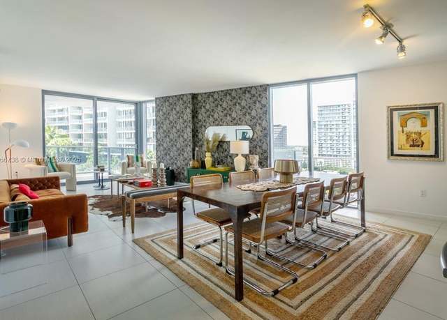 Property at 31 SE 6th St #1601, Miami, FL 33131, 2 beds, 2 baths