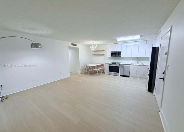 Property at 9352 S Belfort Cir #109, Tamarac, FL 33321, 2 beds, 2 baths