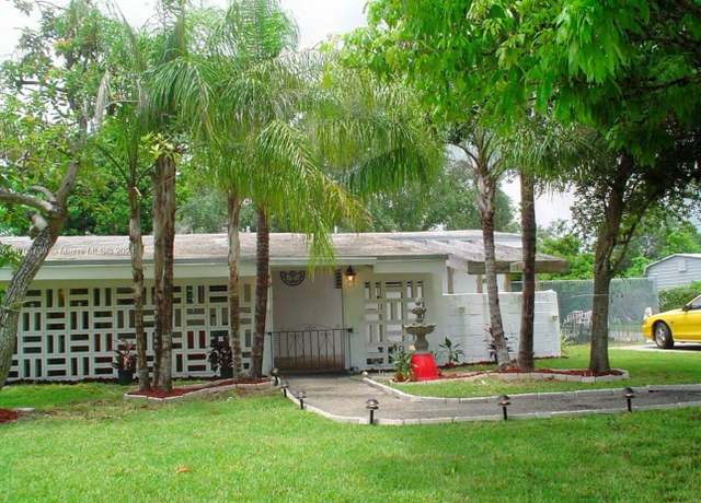 Property at 15251 SW 269th Ter, Homestead, FL 33032, 3 beds, 2 baths