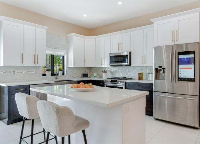 Property at 6470 SW 33rd St, Miami, FL 33155, 4 beds, 3 baths