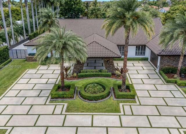 Property at 3811 SW 129th Ave, Miami, FL 33175, 5 beds, 5 baths