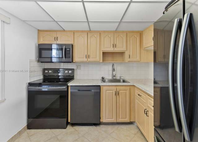 Property at 7887 Golf Cir Dr #203, Margate, FL 33063, 2 beds, 2 baths