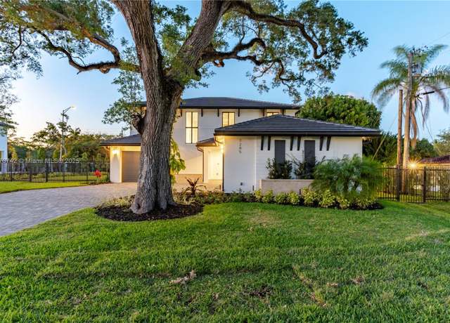 Property at 7285 SW 72nd Ter, Miami, FL 33143, 4 beds, 3.5 baths