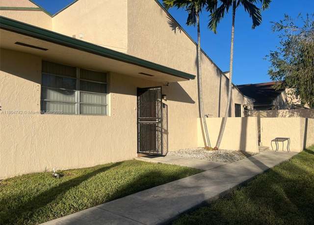 Property at 9195 Fontainebleau Blvd #6, Miami, FL 33172, 3 beds, 2 baths
