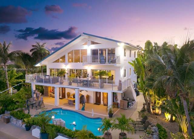 Property at 14 Avenue F, Marathon, FL 33050, 4 beds, 3.5 baths
