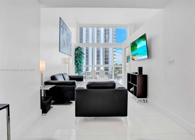 Property at 5445 Collins Ave Unit BAY-14, Miami Beach, FL 33140, 2 beds, 1 bath
