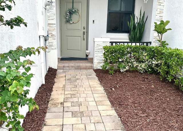 Property at 11922 SW 245th Ter, Homestead, FL 33032, 3 beds, 2.5 baths