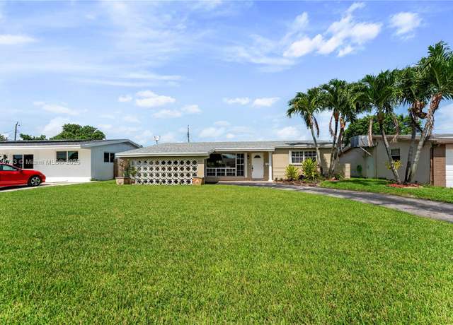 Property at 2341 Riviera Dr, Miramar, FL 33023, 3 beds, 2 baths