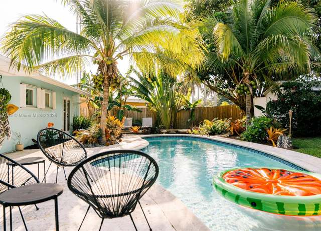 Property at 9300 SW 183rd Ter, Palmetto Bay, FL 33157, 3 beds, 2 baths