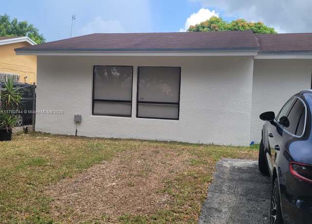 Property at 16255 SW 303rd St, Homestead, FL 33033, 4 beds, 2 baths