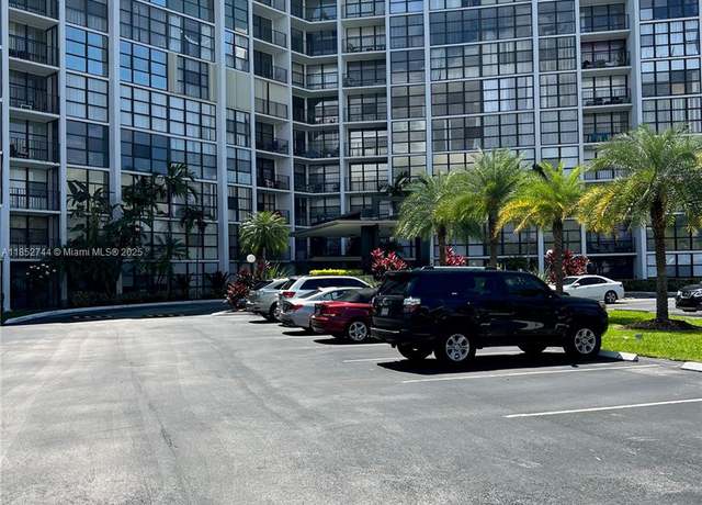 Property at 1000 Parkview Dr #523, Hallandale Beach, FL 33009, 2 beds, 1.5 baths