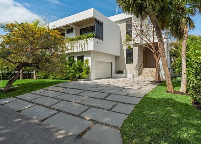 Property at 650 Warren Ln, Key Biscayne, FL 33149, 5 beds, 5.5 baths