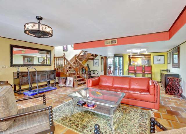 Property at 20606 NE 7th Ct #20606, Miami, FL 33179, 3 beds, 2.5 baths