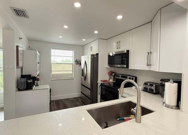 Property at 3910 Inverrary Blvd Unit 503-B, Lauderhill, FL 33319, 2 beds, 2 baths