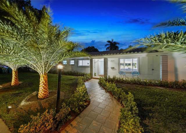 Property at 11530 NE 7th Ave, Biscayne Park, FL 33161, 4 beds, 3.5 baths