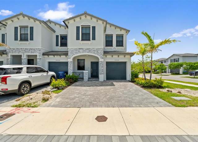 Property at 28500 SW 133rd Path, Homestead, FL 33033, 3 beds, 2.5 baths
