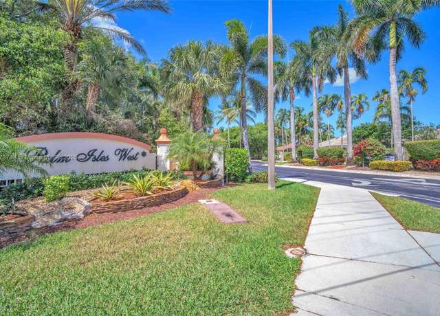 Property at 9567 N Crescent View Dr N, Boynton Beach, FL 33437, 3 beds, 2 baths