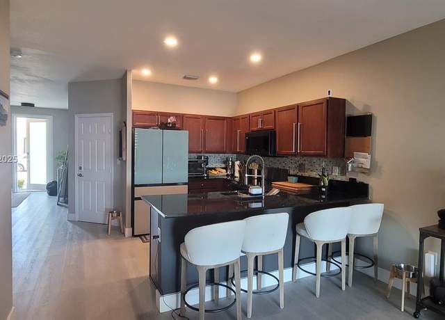 Property at 3445 W 92nd Pl, Hialeah, FL 33018, 3 beds, 3 baths