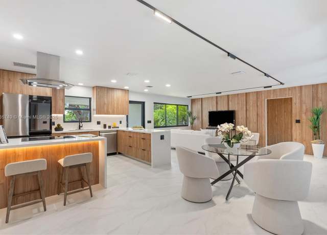 Property at 2020 NE 54th St, Fort Lauderdale, FL 33308, 4 beds, 3 baths