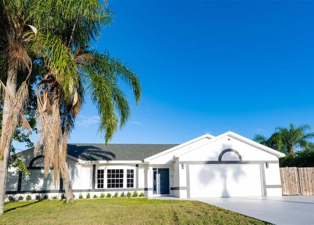 Property at 1771 SE Gaskins Cir, Port St. Lucie, FL 34952, 3 beds, 2.5 baths