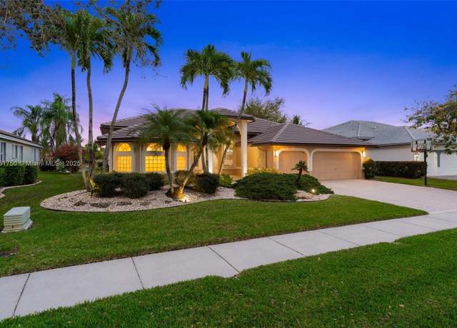 Property at 5135 Kensington Cir, Coral Springs, FL 33076, 5 beds, 3 baths