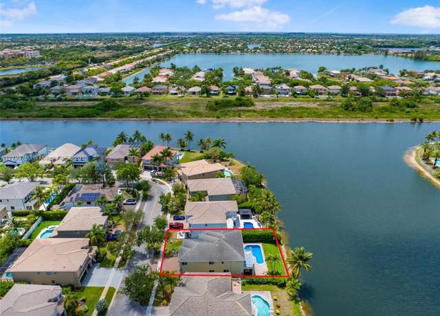 Property at 16351 SW 14th St, Pembroke Pines, FL 33027, 6 beds, 4 baths