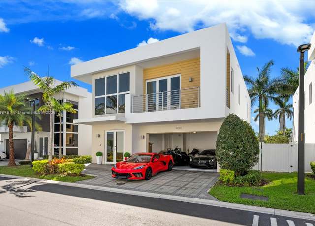 Property at 9830 NW 74th Ter, Doral, FL 33178, 4 beds, 4 baths