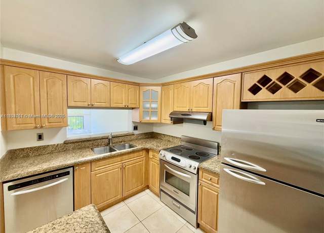 Property at 10825 SW 112th Ave #302, Miami, FL 33176, 2 beds, 2 baths