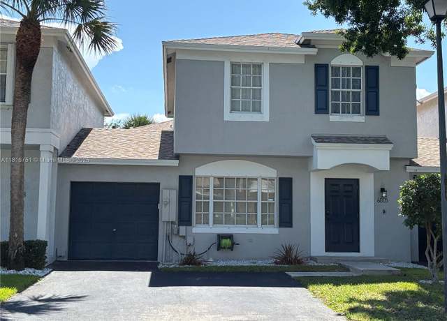 Property at 6005 N Golden Beauty Ln, Tamarac, FL 33321, 3 beds, 2.5 baths