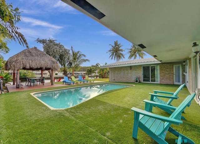 Property at 410 SW 18th, Pompano Beach, FL 33060, 5 beds, 3.5 baths