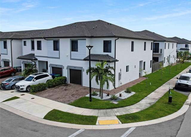 Property at 13663 SW 158th Ave, Miami, FL 33196, 4 beds, 3.5 baths