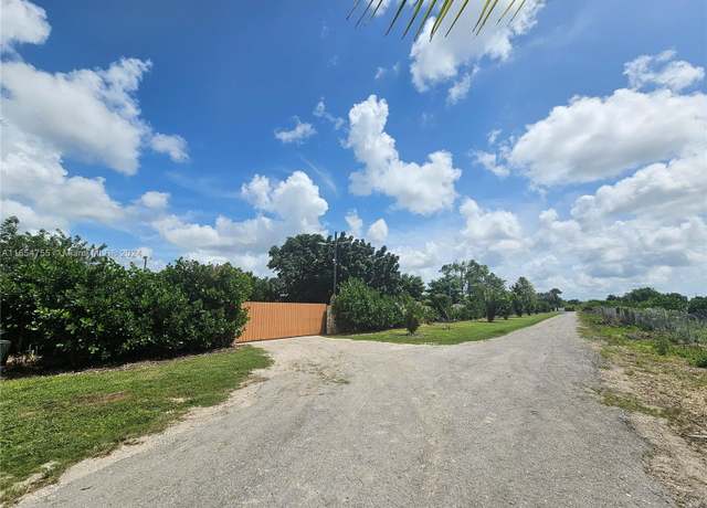Property at 22501 SW 207th Ave, Miami, FL 33170, 4 beds, 2 baths