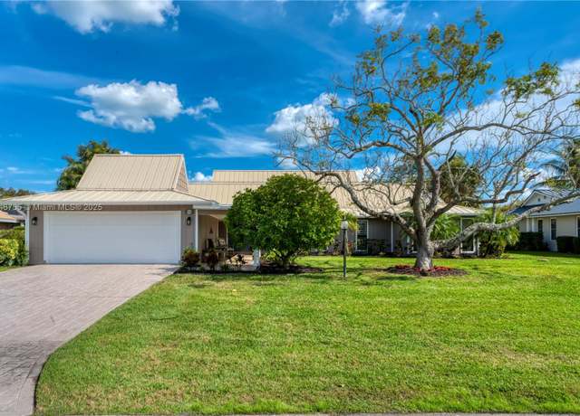 Property at 3333 SE Fairway E, Stuart, FL 34997, 4 beds, 4 baths