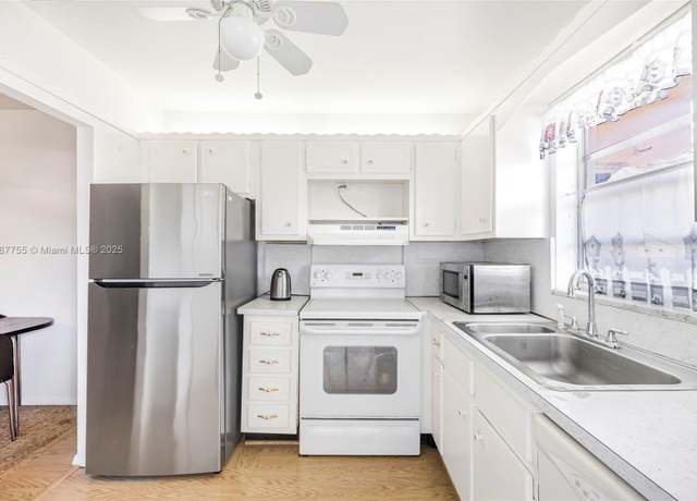 Property at 5300 Washington St Unit Q207, Hollywood, FL 33021, 2 beds, 2 baths