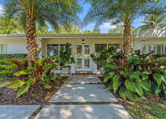Property at 7945 SW 98th Ter, Miami, FL 33156, 3 beds, 3 baths