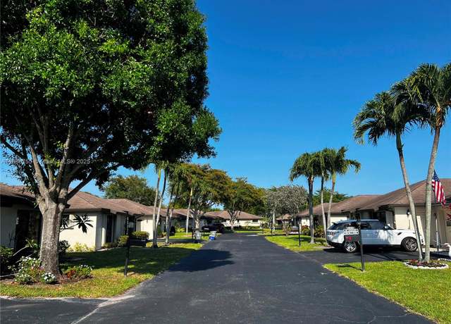 Property at 10198 Dovewood Ln Unit A, Boynton Beach, FL 33436, 2 beds, 2 baths