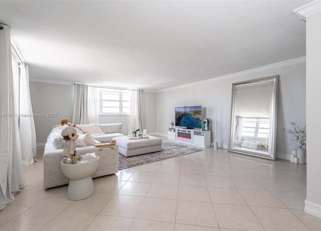 Property at 1811 Jefferson St #710, Hollywood, FL 33020, 2 beds, 2 baths