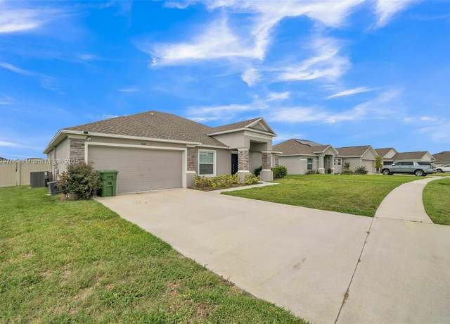 Property at 459 Lanham Dr, Winter Haven, FL 33881, 4 beds, 3 baths