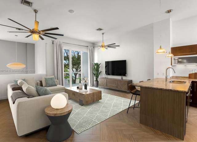 Property at 315 NE 7th St, Fort Lauderdale, FL 33304, 3 beds, 3.5 baths