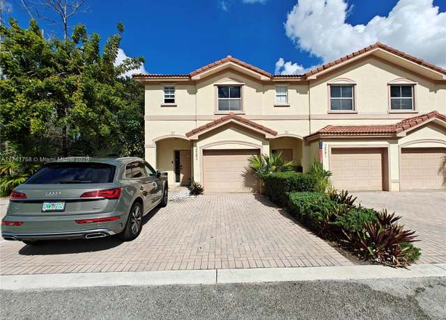 Property at 2583 Riverside Dr #2583, Coral Springs, FL 33065, 3 beds, 2.5 baths