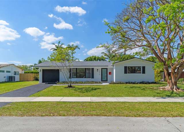 Property at 10515 SW 96th Ter, Miami, FL 33176, 3 beds, 2 baths